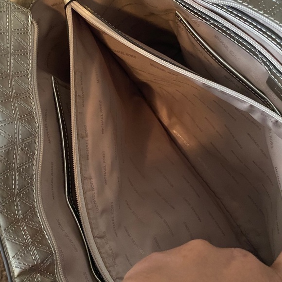 Michael Kors Metallic silver bag - Picture 6 of 10